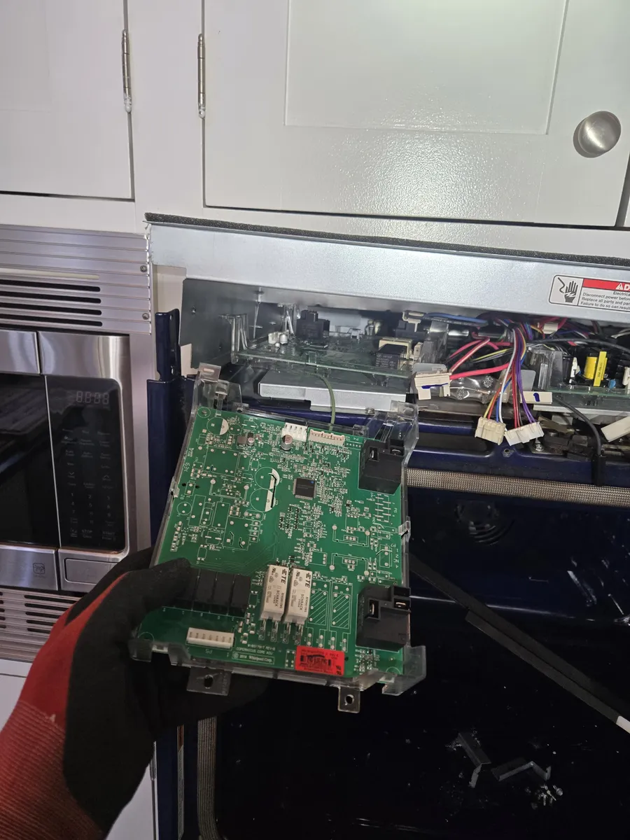 Built-in oven control board replacement by Epic Star in Century City, CA