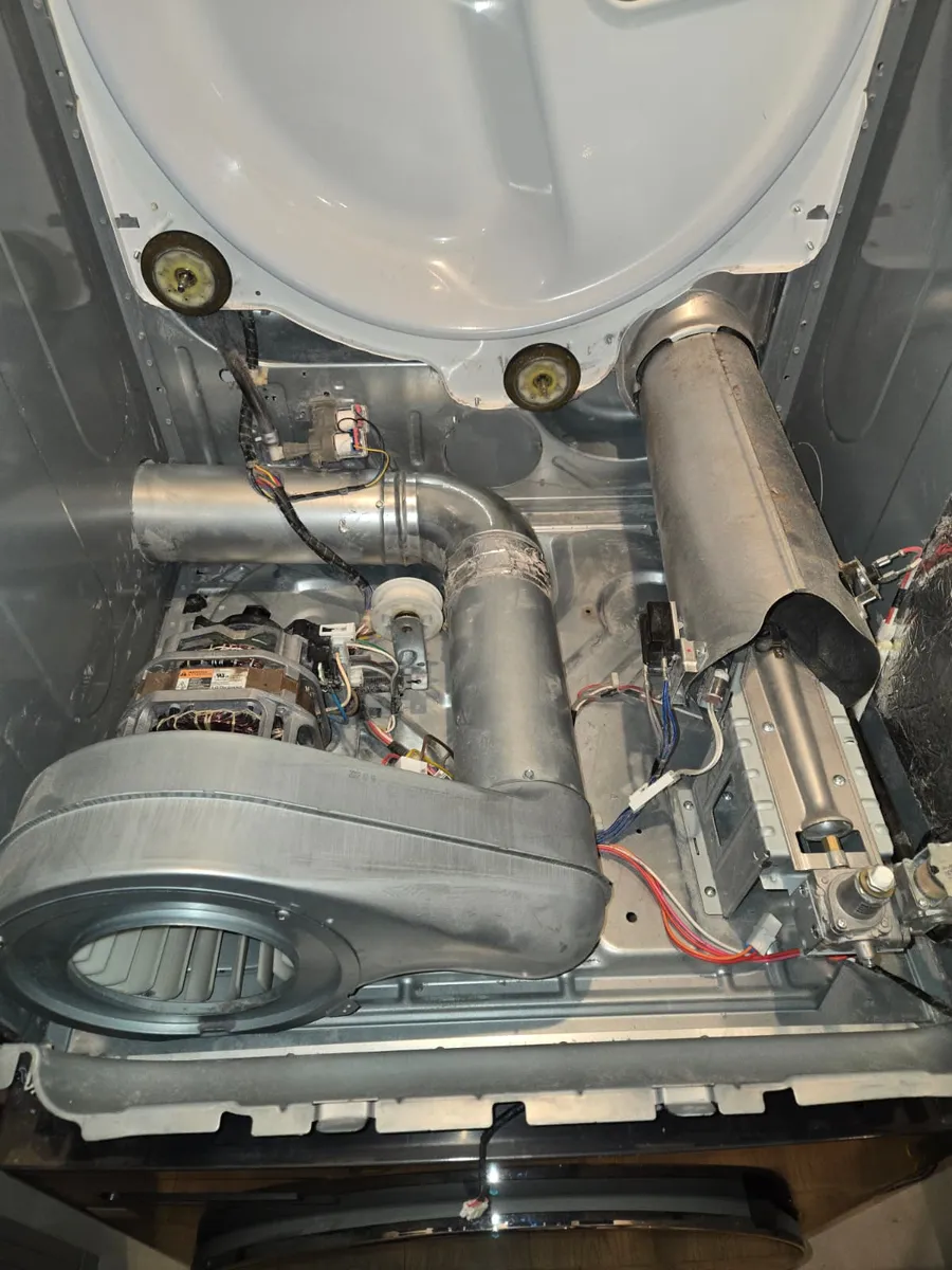 Secadora reparada por Epic Star — motor limpio, correa nueva y resistencia en Sherman Oaks, CA